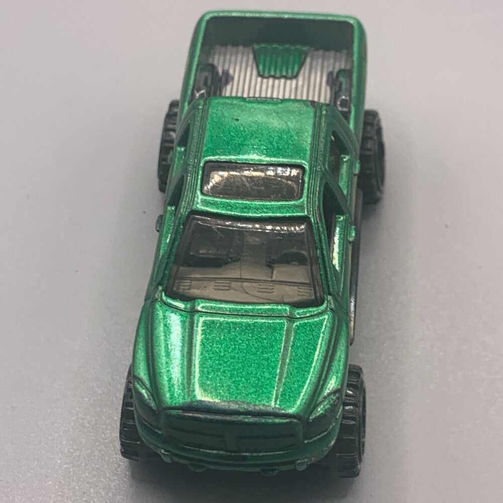 1:64 Hot Wheels Diecast 2006 Green Dodge Ram 1500 LOOSE